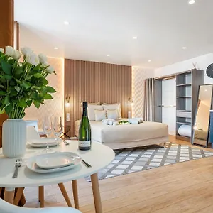 Renting - Honey Moon Massena - Luxe - Jaccuzzi - Terrasse - King Bed - Ac Nizza