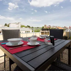 Apartment Visit, Wien